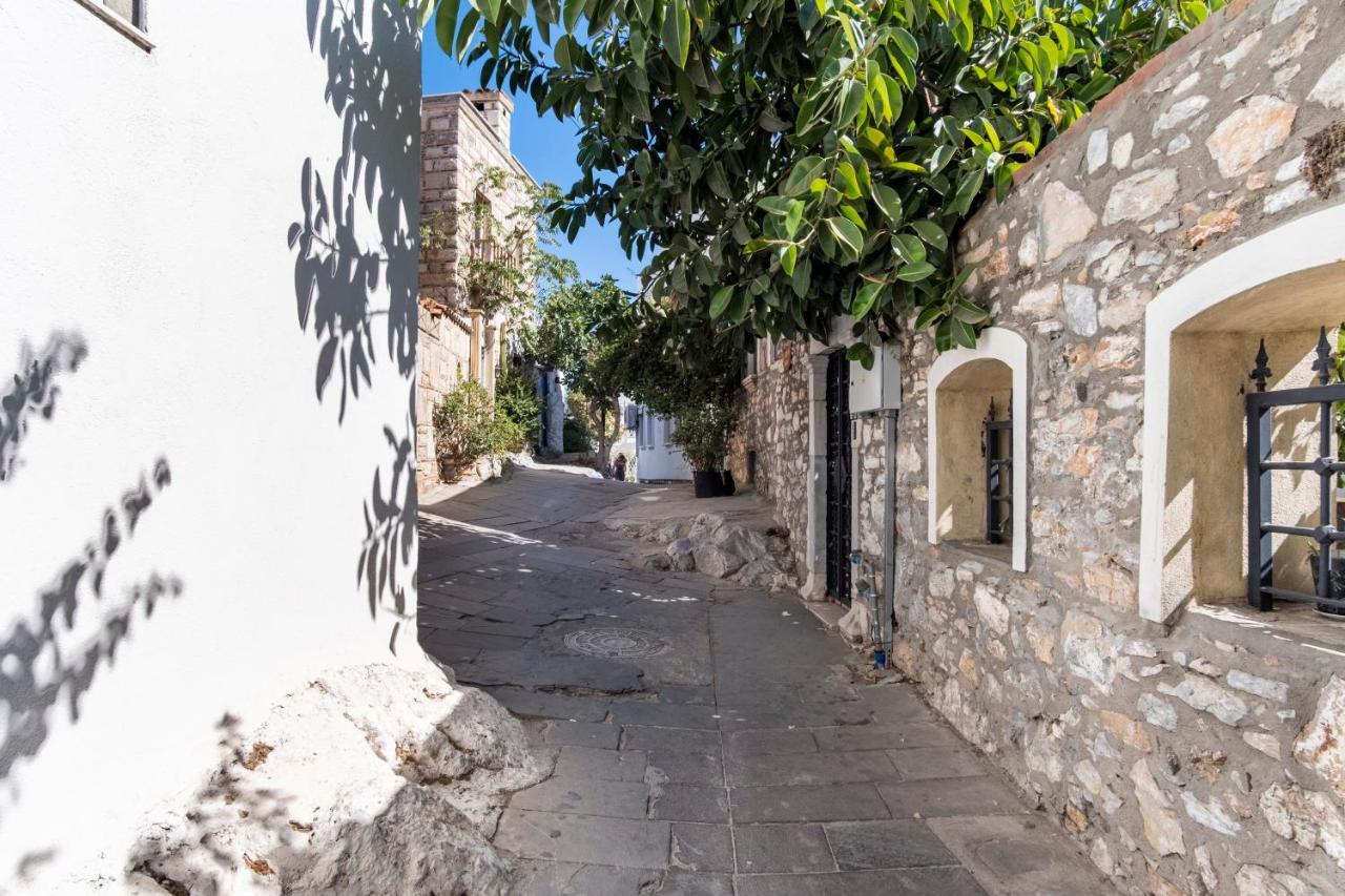 18th Century Renovated Stone House, Terrace, Free Fast Wi-fi Apartament Bodrum